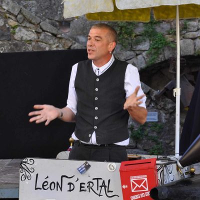 Léon Dertal - Crieur public